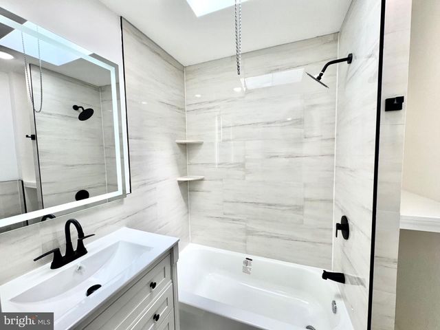 915 CANTRELL ST, Philadelphia, PA 19148