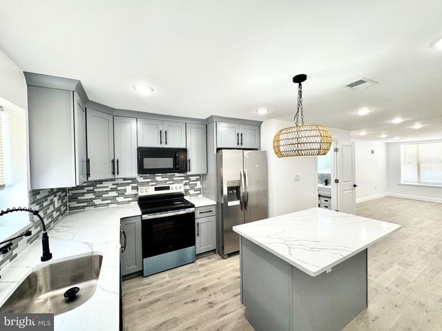 915 CANTRELL ST, Philadelphia, PA 19148