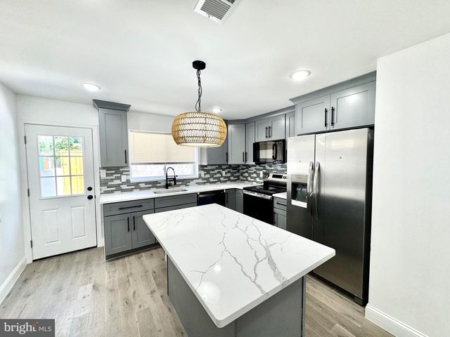 915 CANTRELL ST, Philadelphia, PA 19148