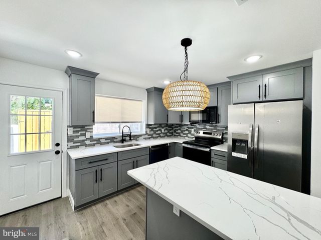 915 CANTRELL ST, Philadelphia, PA 19148