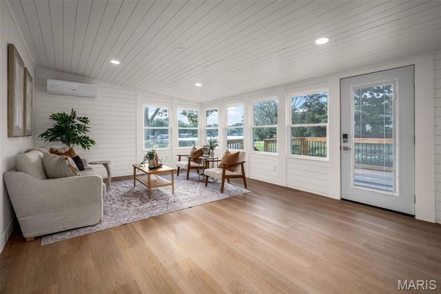 14 Bayside Court, Lake St Louis, MO 63367