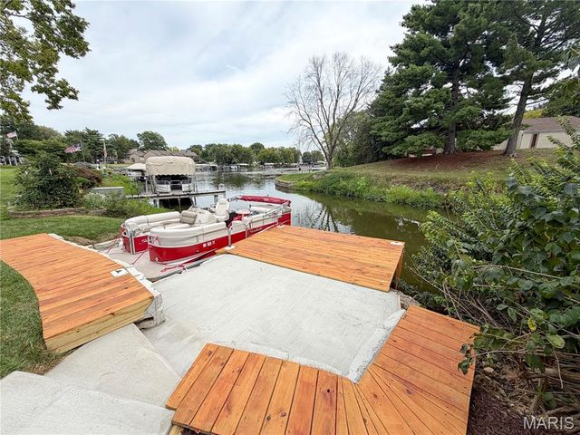 14 Bayside Court, Lake St Louis, MO 63367