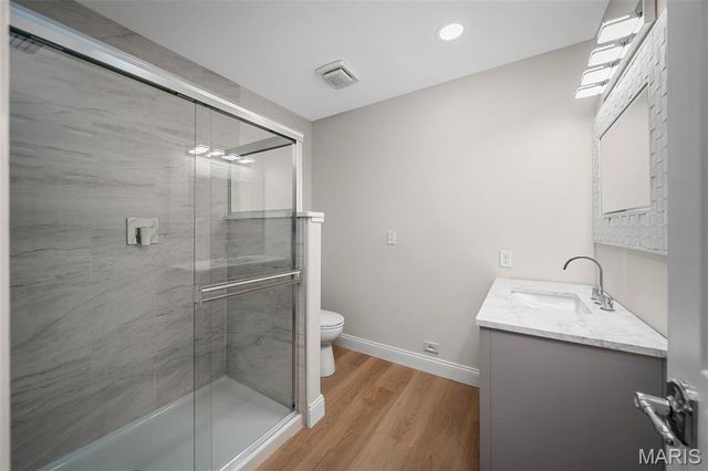 14 Bayside Court, Lake St Louis, MO 63367