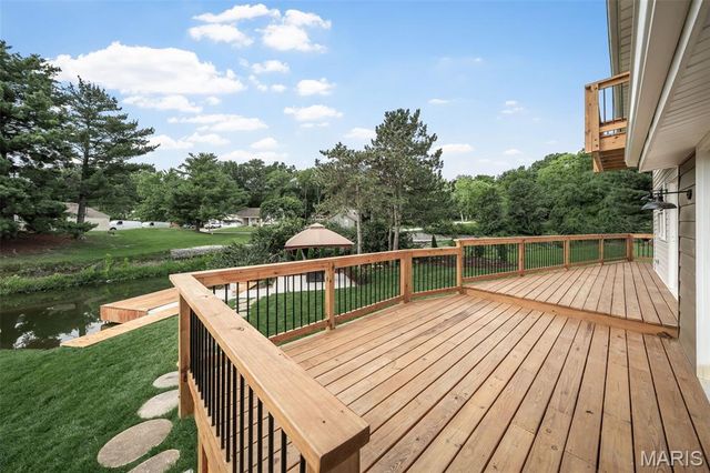 14 Bayside Court, Lake St Louis, MO 63367