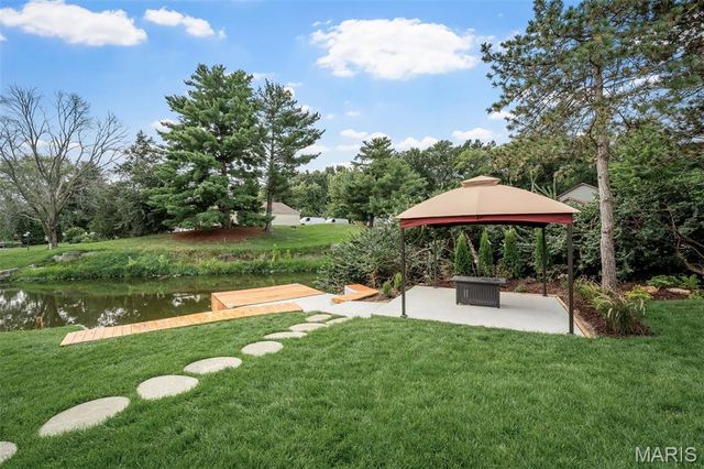 14 Bayside Court, Lake St Louis, MO 63367
