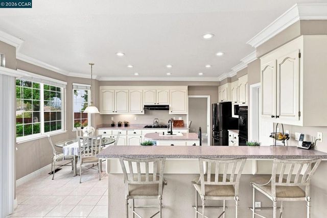 308 Ahwanee Lane, Clayton, CA 94517