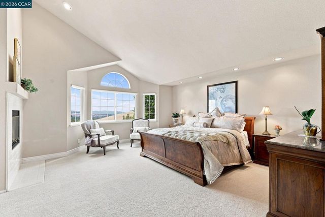 308 Ahwanee Lane, Clayton, CA 94517