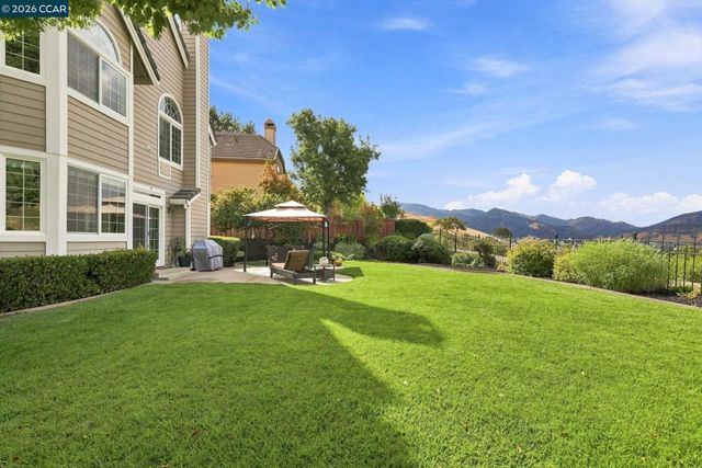 308 Ahwanee Lane, Clayton, CA 94517