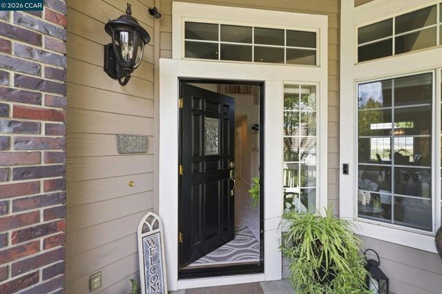 308 Ahwanee Lane, Clayton, CA 94517