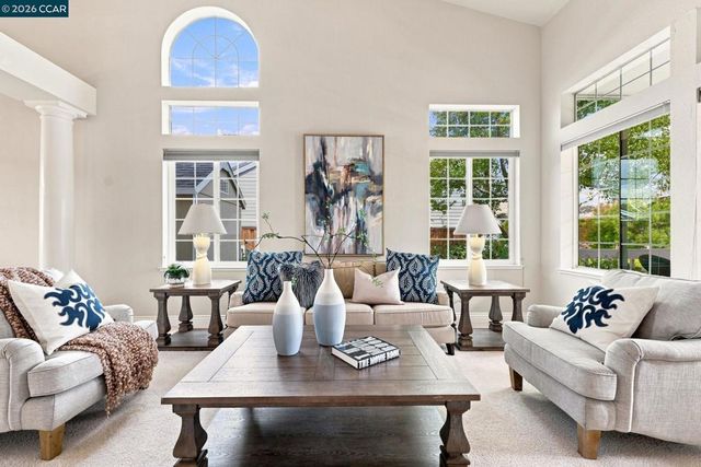 308 Ahwanee Lane, Clayton, CA 94517