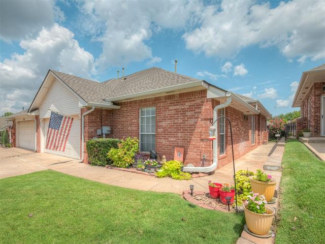 509 S Santa Fe Avenue 152, Edmond, OK 73003