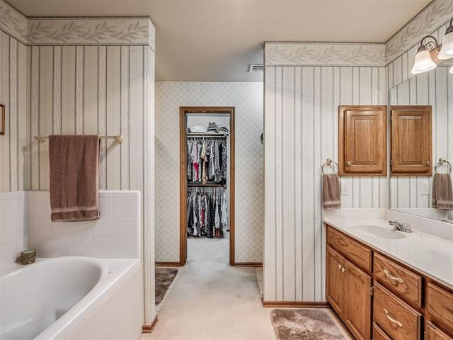 509 S Santa Fe Avenue 152, Edmond, OK 73003