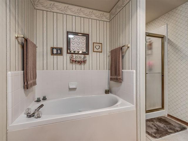 509 S Santa Fe Avenue 152, Edmond, OK 73003