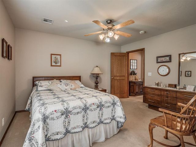 509 S Santa Fe Avenue 152, Edmond, OK 73003