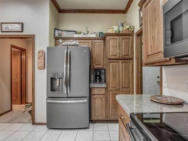 509 S Santa Fe Avenue 152, Edmond, OK 73003