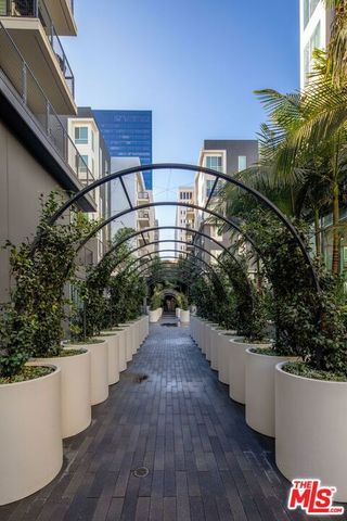 1120 W 6th Street 2146, Los Angeles, CA 90017