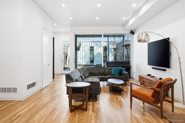 2516 N Clarkson Street, Denver, CO 80205