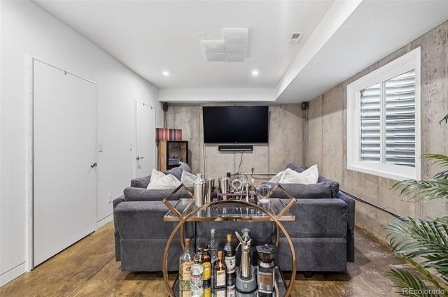 2516 N Clarkson Street, Denver, CO 80205