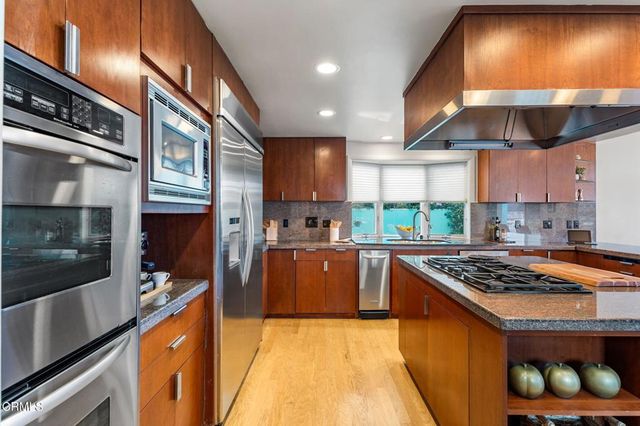 2150 Napoli Drive, Oxnard, CA 93035