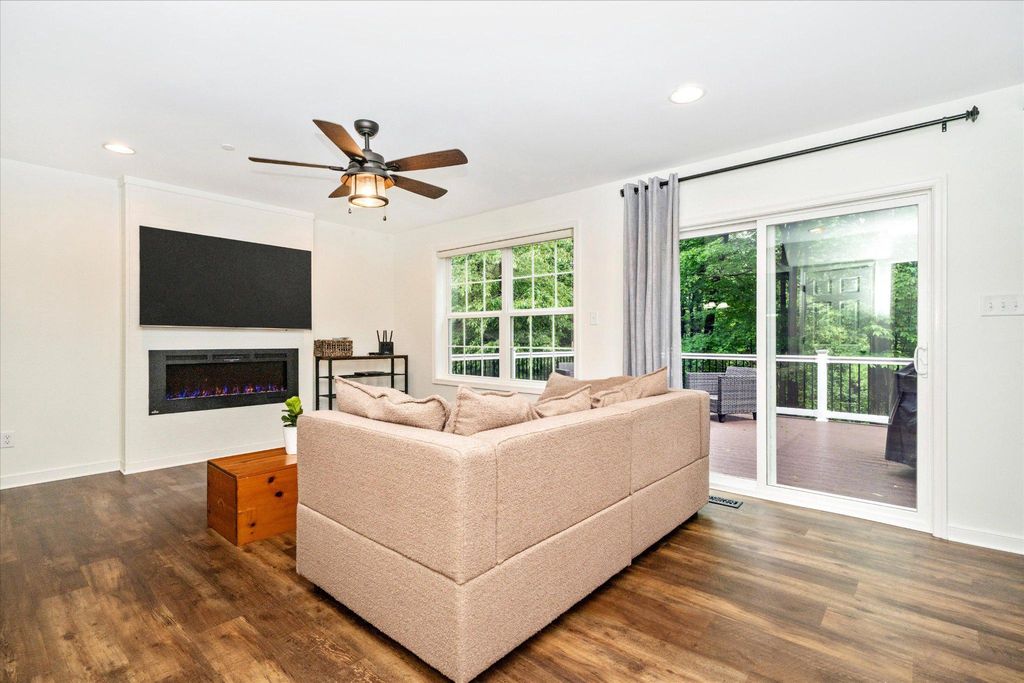 Image 11 of property listing at 5120 WIGVILLE RD, Thurmont, MD 21788