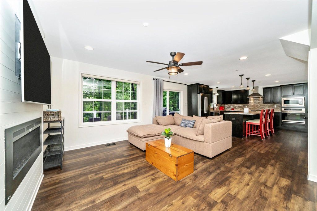 Image 13 of property listing at 5120 WIGVILLE RD, Thurmont, MD 21788