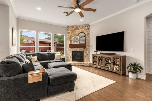 2225 Olivia Lane, Little Elm, TX 75068