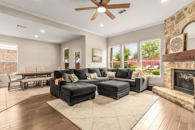 2225 Olivia Lane, Little Elm, TX 75068