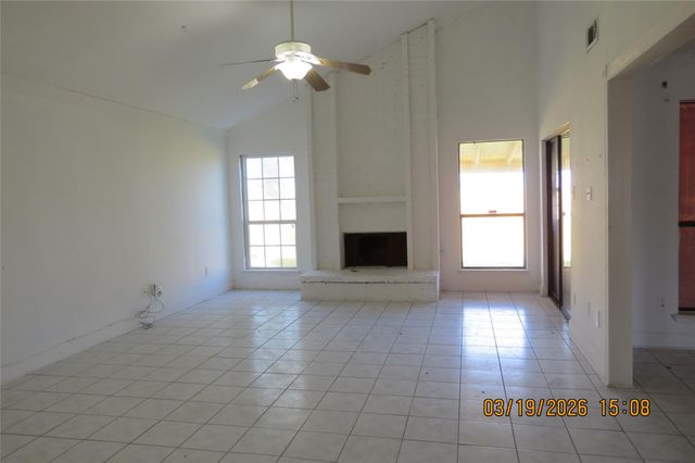 6527 Gladewell Drive, Houston, TX 77072