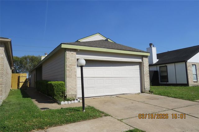 6527 Gladewell Drive, Houston, TX 77072