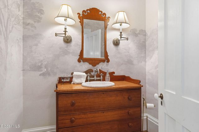 1167 Middleline Road, Milton, NY 12020