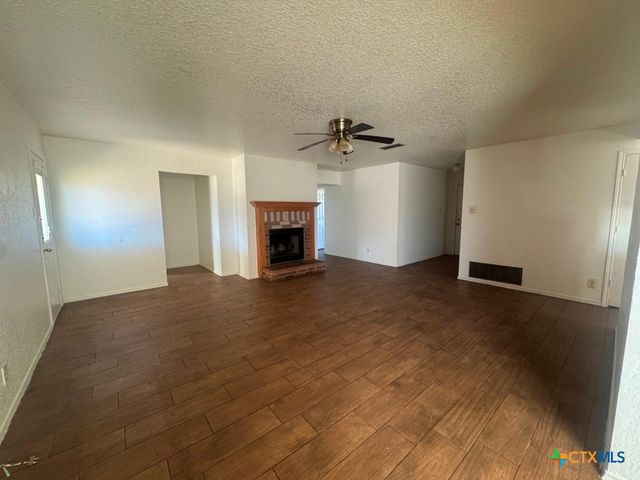 3804 Captain Drive, Killeen, TX 76549