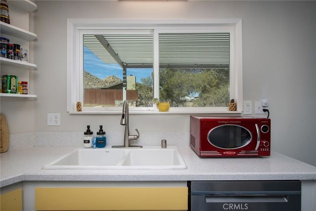 7994 Sunset Road, Joshua Tree, CA 92252