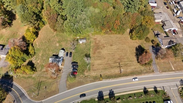 23 Uxbridge Rd, Mendon, MA 01756