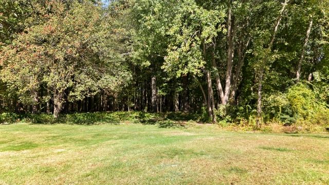 23 Uxbridge Rd, Mendon, MA 01756