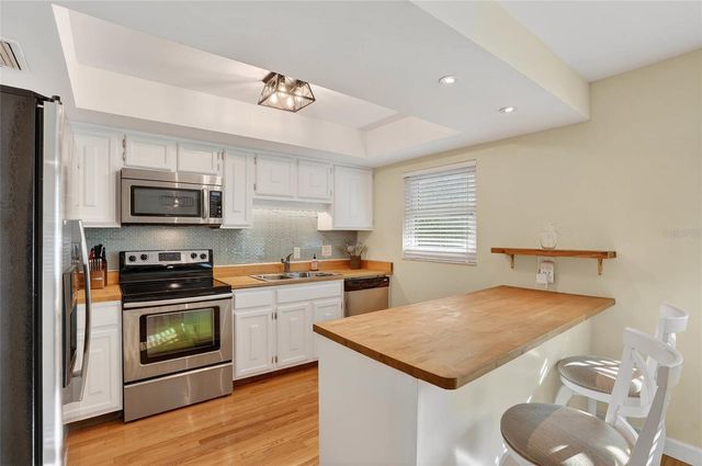 15 TURNER STREET 6, Clearwater, FL 33756