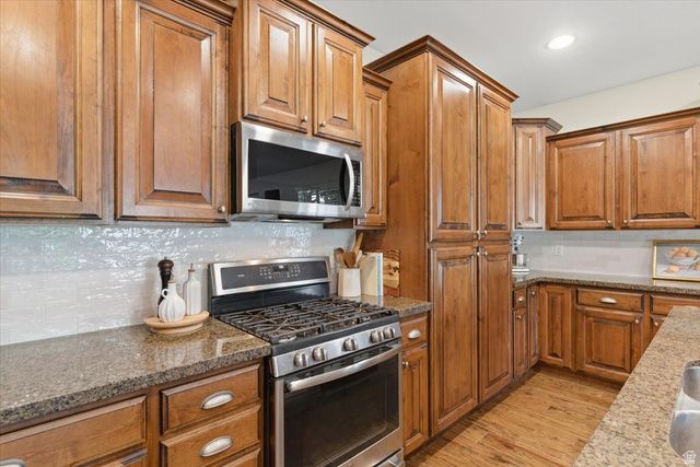 1549 EQUESTRIAN PARK WAY, Kaysville, UT 84037