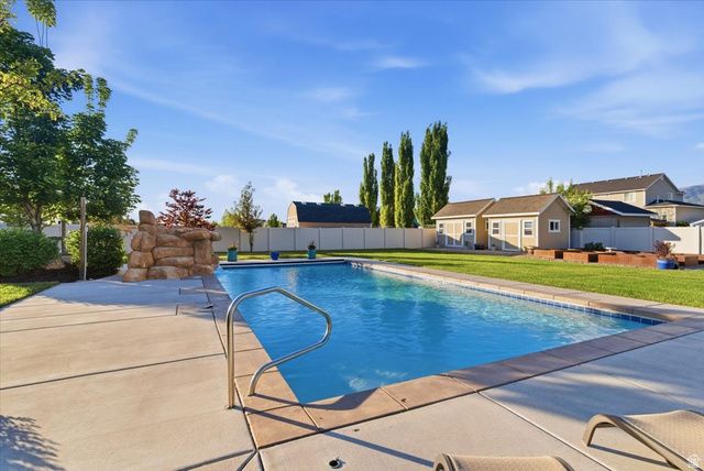 1549 EQUESTRIAN PARK WAY, Kaysville, UT 84037