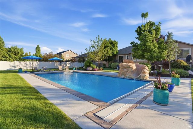 1549 EQUESTRIAN PARK WAY, Kaysville, UT 84037