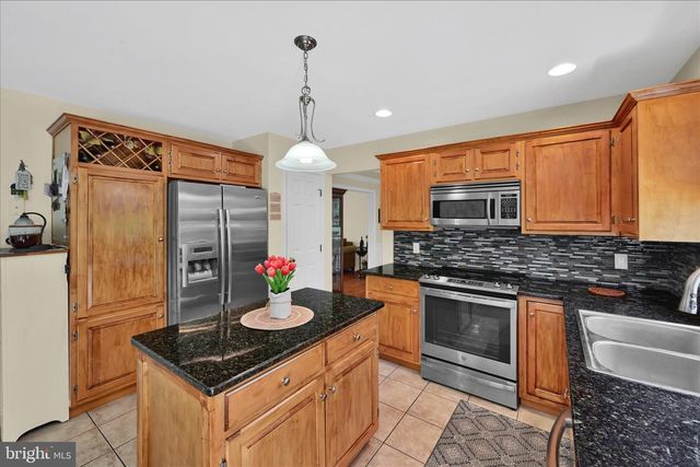 624 STONEY RUN RD, Pottsville, PA 17901