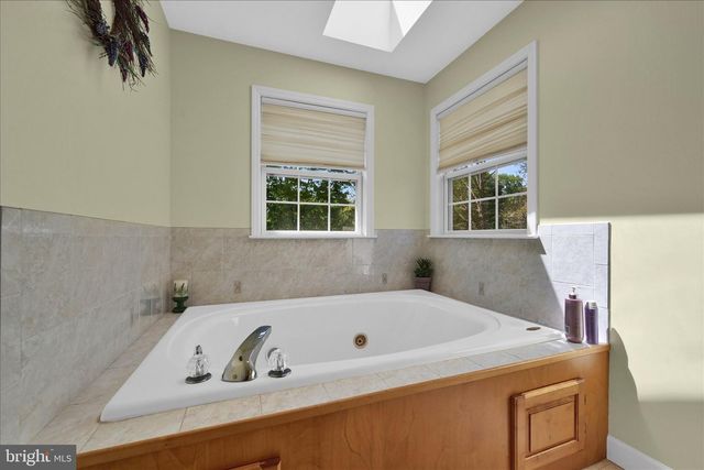 624 STONEY RUN RD, Pottsville, PA 17901