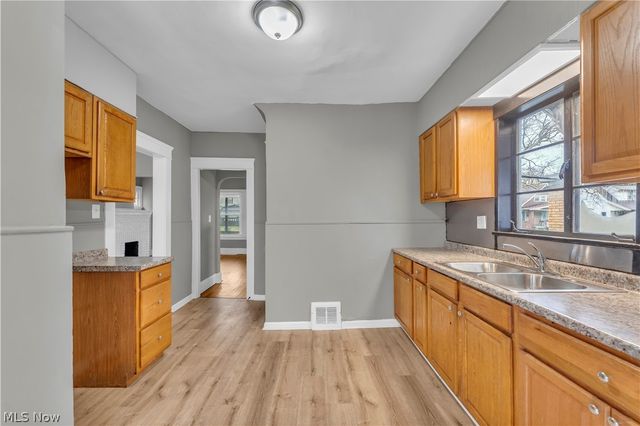 13409 S Parkway Drive, Garfield Heights, OH 44105