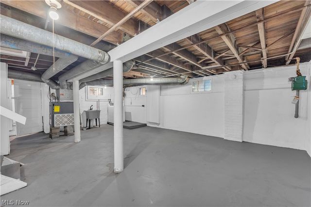 13409 S Parkway Drive, Garfield Heights, OH 44105