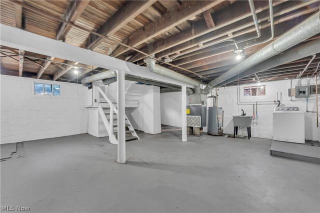 13409 S Parkway Drive, Garfield Heights, OH 44105