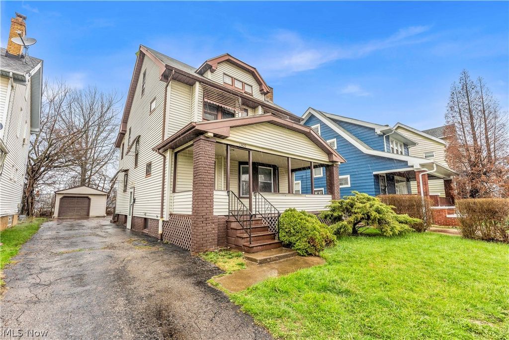 13409 S Parkway Drive, Garfield Heights, OH 44105