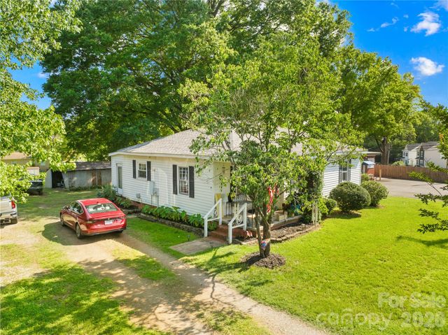 103 Greenway Drive, Huntersville, NC 28078