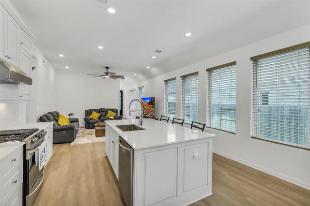 2227 Dellwood Bay Lane, Pinehurst, TX 77362