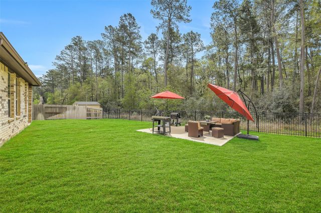 2227 Dellwood Bay Lane, Pinehurst, TX 77362