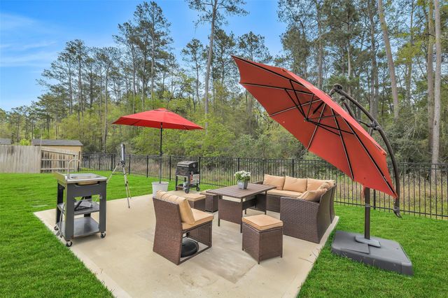 2227 Dellwood Bay Lane, Pinehurst, TX 77362