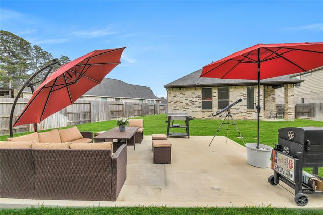 2227 Dellwood Bay Lane, Pinehurst, TX 77362