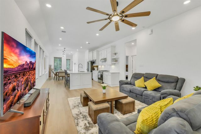 2227 Dellwood Bay Lane, Pinehurst, TX 77362